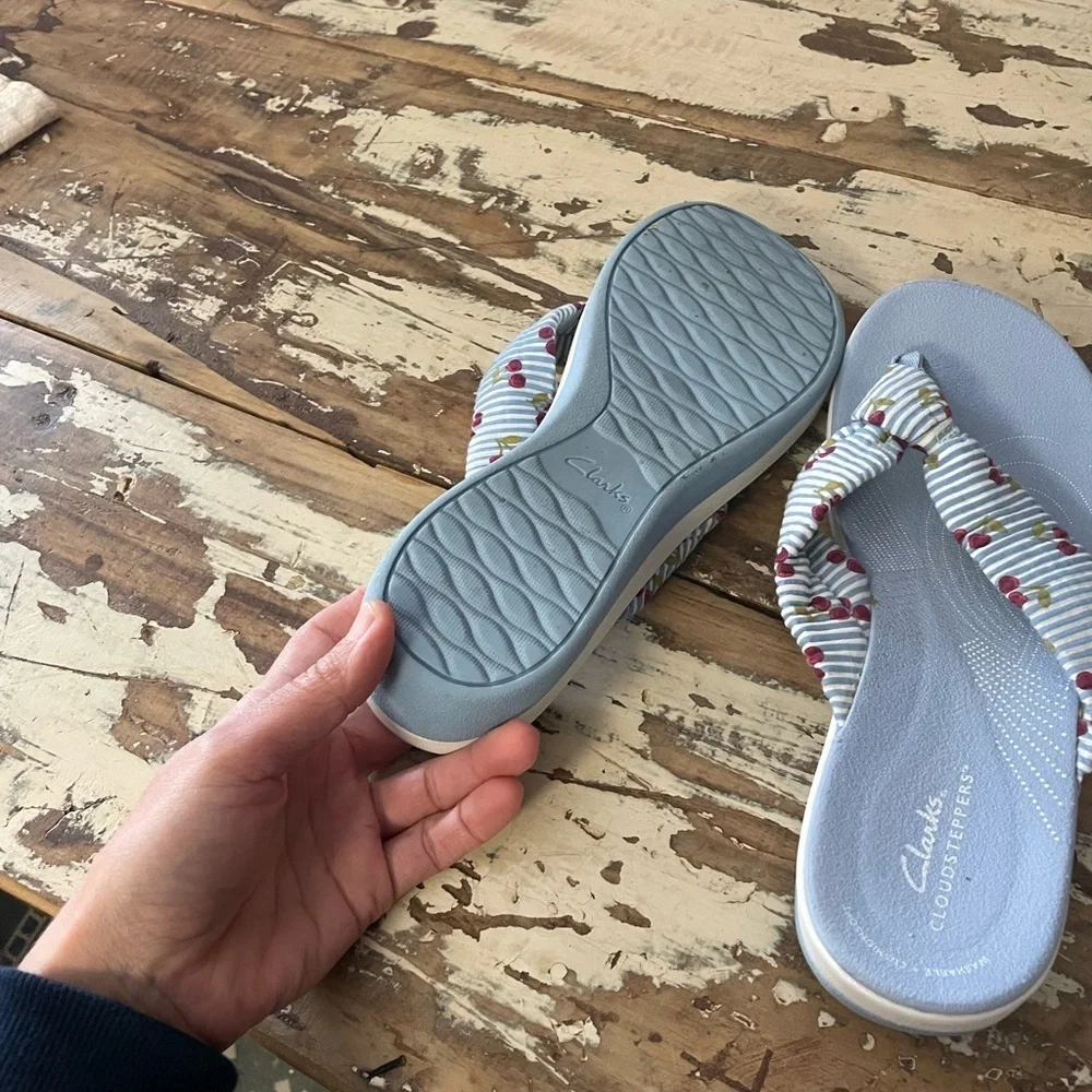 Clarks Blue and White Floral Sandals - Picture 5 of 8